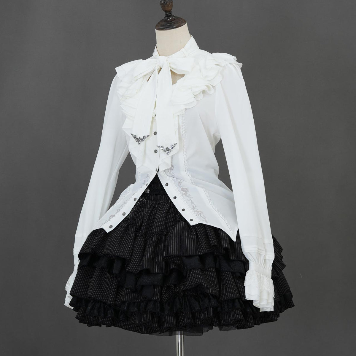Grand Foyer Hotel Cascade Ruffle Blouse【M】