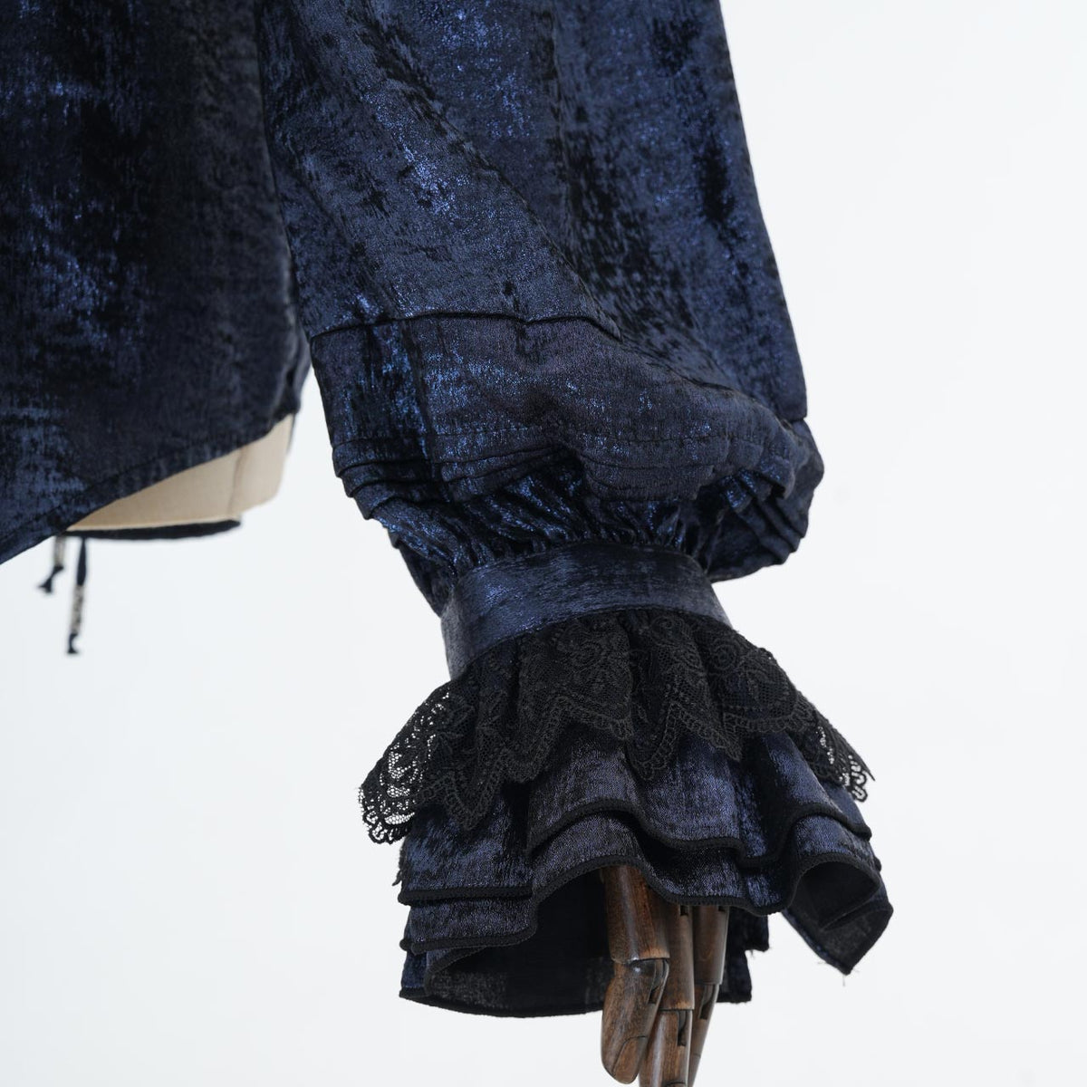 Grand Foyer Hotel Cascade Ruffle Blouse【L】
